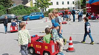 Buntes Treiben beim Tag der offenen Tür der FFW