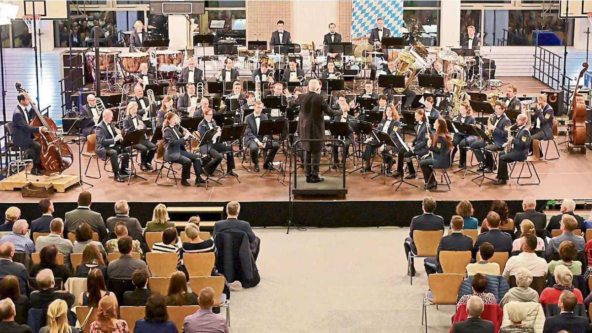 Polizeiorchester Bayern spielte Benefizkonzert